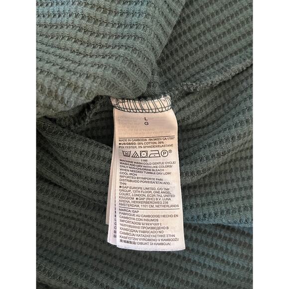 Gap Relaxed Waffle-Wedge Mockneck T-Shirt - Picture 7 of 8